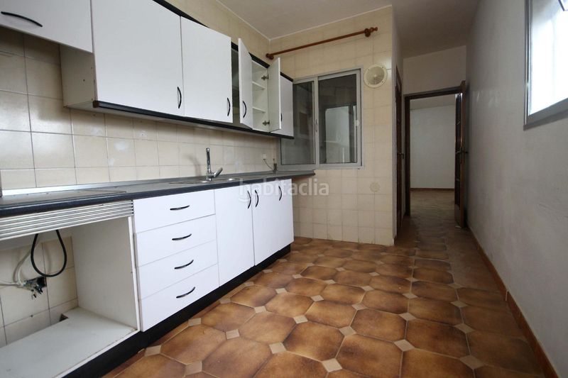 Foto fb8b3e40-ce43-4c08-b2e8-89c7f2095c87. Edificio  con dos viviendas en Montijo
