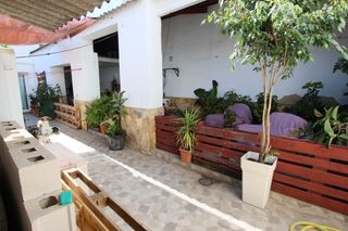 Casa  Calle mendez nuñez. Casa de esquina con salida a dos calles