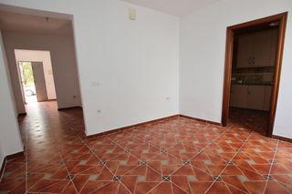 Haus  Calle jose zorrilla. Casa en zona el valle  montijo