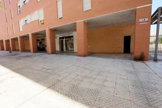 Lloguer Local Comercial a Golf Guadiana. Local comercial en cerro gordo