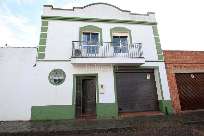 Foto 0784d08e-d81a-4130-b098-247b5ddf8a49. Casa amb aparcament a Montijo