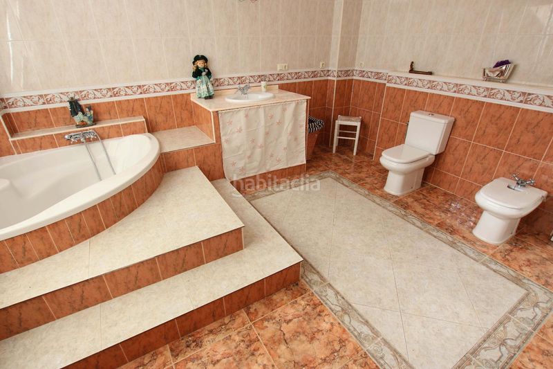 Foto 5ff087c1-91c1-4f2a-b21e-b96e5d48dfc4. Casa amb aparcament a Montijo