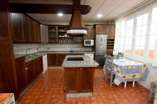 Casa  Calle bolivia. Vivienda de dos plantas para entrar a vivir en montijo