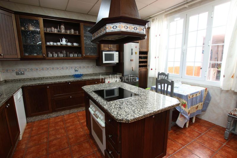 Foto dfd3a953-1360-4e0d-86f2-1beb48147546. Casa amb aparcament a Montijo