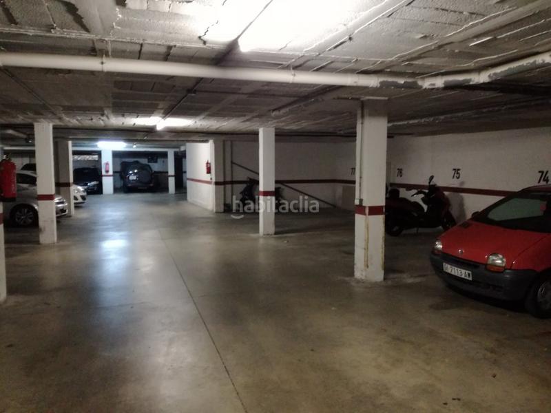 Foto e0ecf22b-f43d-456b-8bde-978687d3e97e. Aparcament cotxe a carrer jocs olímpics barcelona 37 a Girona