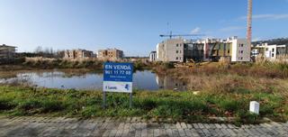 Terreny residencial a Carrer les escoles dels estanys 16. Parcela en platja daro  zona els estanys