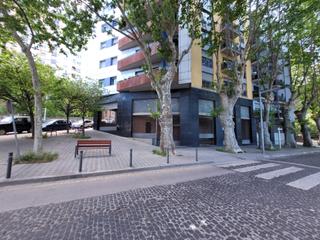 Local Comercial a Calle joncols 2. Tu negocio en un amplio local en bruto de leixample de figueres