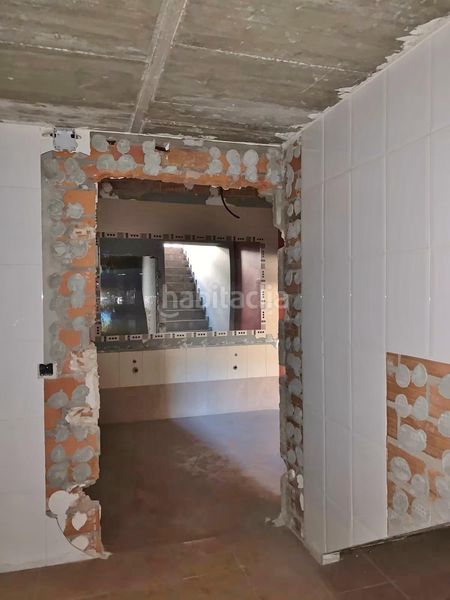 Foto 06e77f8d-0fe6-4b3a-9801-1e90a2035a97. Local comercial a costa brava 70 a Eixample-Horta Capallera Figueres
