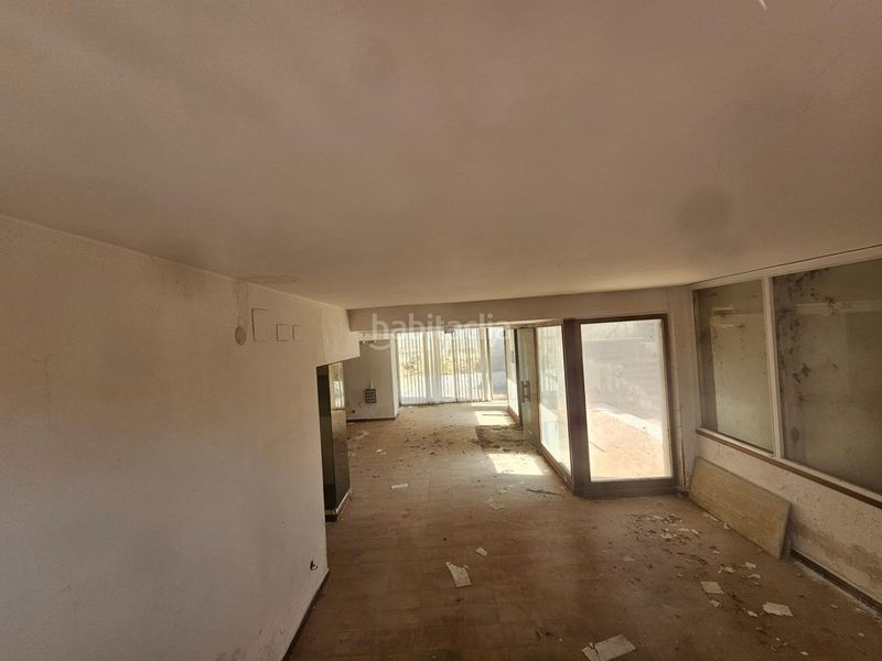 Foto 918c37d2-198d-41df-a826-85817c1a9f47. Business premise in calle llevant 2 in Eixample Residencial Escala (L´)