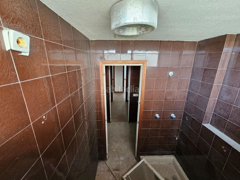 Foto bf16bb84-bd11-4917-bc3b-b3a7674a4d02. Business premise in calle llevant 2 in Eixample Residencial Escala (L´)
