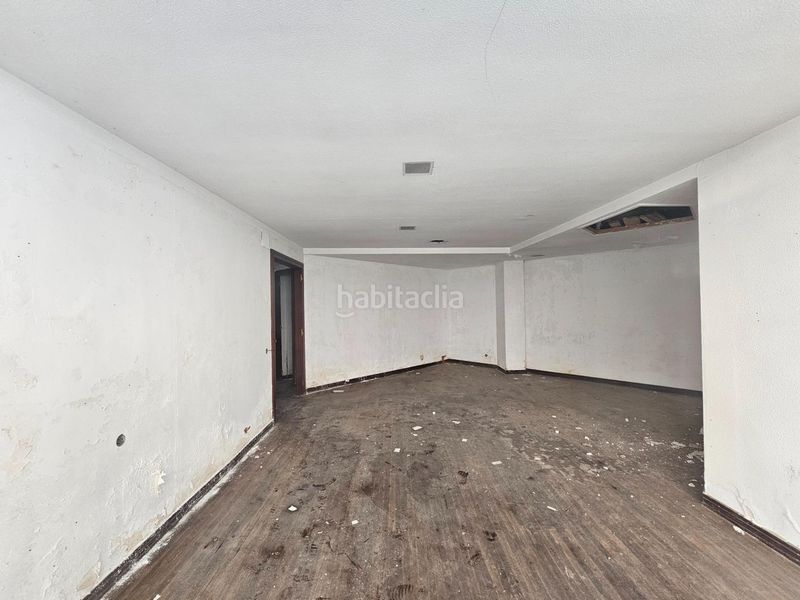 Foto d3569e08-4b6b-4775-b10d-bc9c0b45be4e. Business premise in calle llevant 2 in Eixample Residencial Escala (L´)
