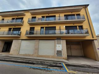 Local Comercial a Bisbal d´Empordà (La). Local alquilado en venta por rentabilidad