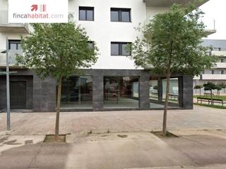 Rent Business premise in Carretera sta coloma 47. Local comercial en esquina en vilablareix