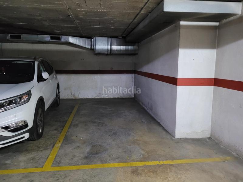 Foto 436bf181-e57b-4447-a2ea-d1c0e055c1cc. Alquiler parking coche plaza de aparcamiento en alquiler en Girona