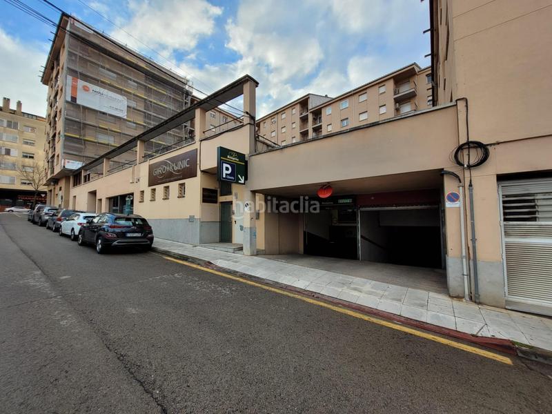 Foto 959f0b12-7857-4ae4-b638-f33432ca1beb. Alquiler parking coche plaza de aparcamiento en alquiler en Girona