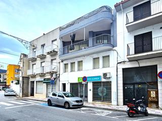 Pis a Carrer gardisso 10. Amplio piso en la vila de llançà
