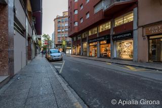 Parking coche  Maluquer salvador. Plaza de parking en eixample girona