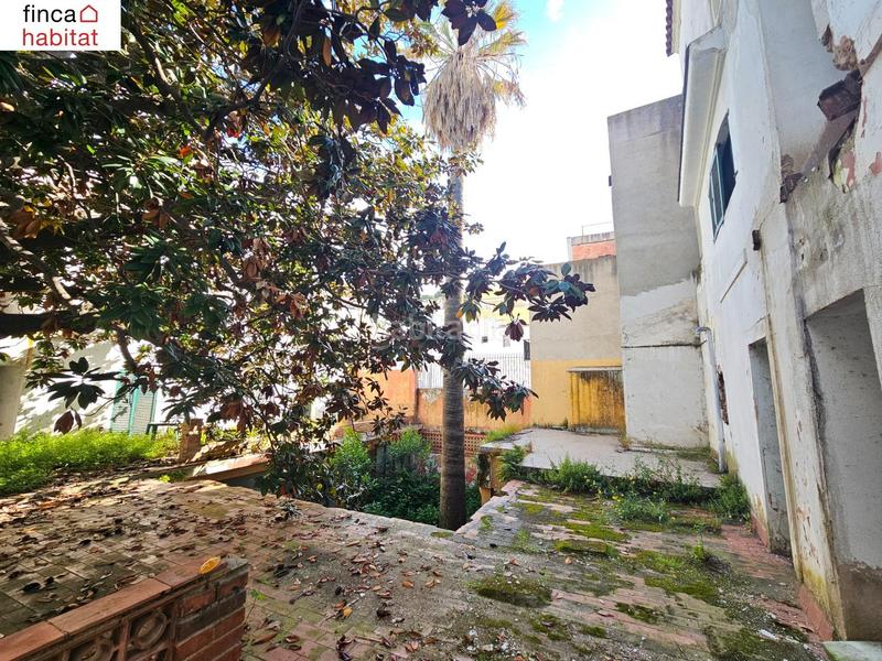 Foto f3d03268-fe80-4c99-a24f-f98bf48c20b6. Édifice dans calle venecia 11 dans Centre Lloret de Mar