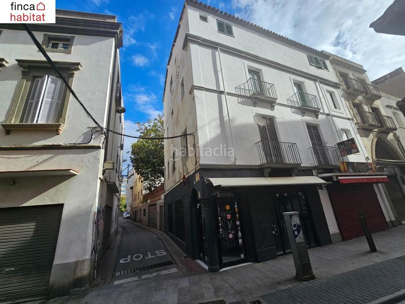 Foto f7f79197-fda1-4c8e-b2bb-f7e24c563387. Édifice dans calle venecia 11 dans Centre Lloret de Mar