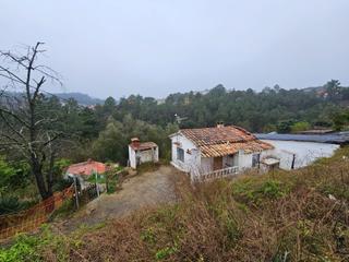 Casa en Calle espigol 30. Casa para reformar con jardn y piscina