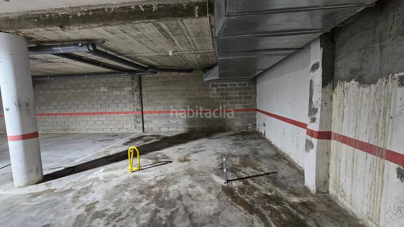 Foto ac3d784c-cbb9-4a41-9306-e9f6dac855e1. Aparcament cotxe a Santa Coloma de Farners