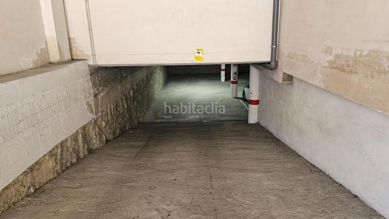 Foto b8a024ff-72ce-48a7-95e4-2c826fd2d5d7. Aparcament cotxe a Santa Coloma de Farners