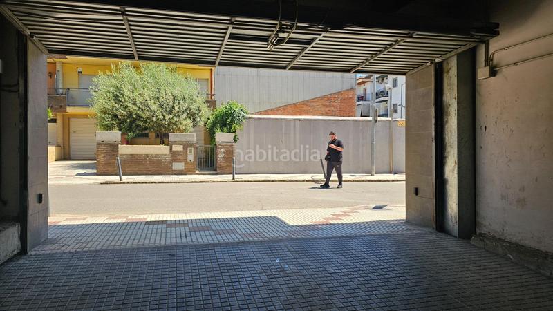 Foto ba05fa0a-af67-4d19-8a1e-d966d31a2670. Aparcament cotxe a Santa Coloma de Farners