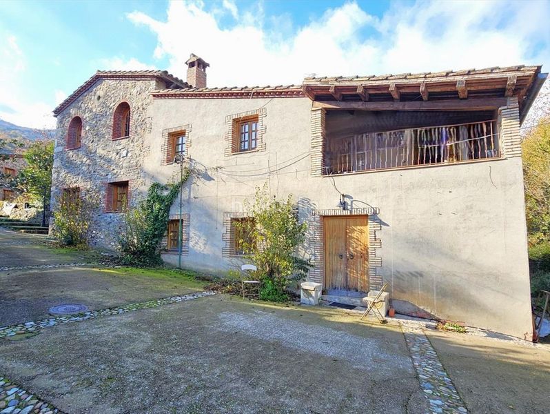 Foto 8037623b-51ec-45d1-906f-65f1af5840b7. Casa con parcheggio in Amer