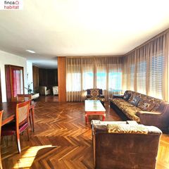 Ático en Centre-Barri Vell. Se vende ático en venda en girona con aparcamiento y vistas pano