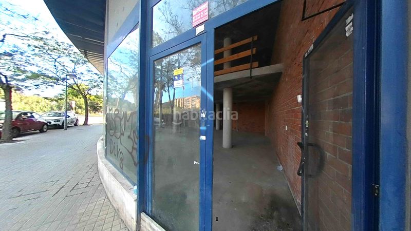 Foto 382e2d00-b8a6-4931-bece-28bc92bd41aa. Local comercial a anselm clave a Mercat-Mas Moixa Blanes
