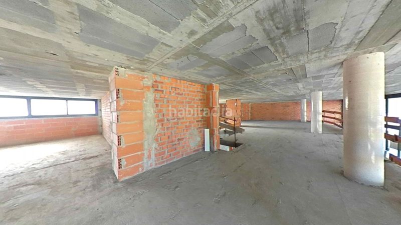 Foto b381503e-213e-4e4c-a3ee-ff154f501635. Local comercial a anselm clave a Mercat-Mas Moixa Blanes