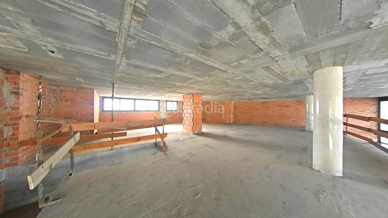 Foto e37c6384-1f6a-4714-b9fc-3002c238bc98. Local comercial a anselm clave a Mercat-Mas Moixa Blanes