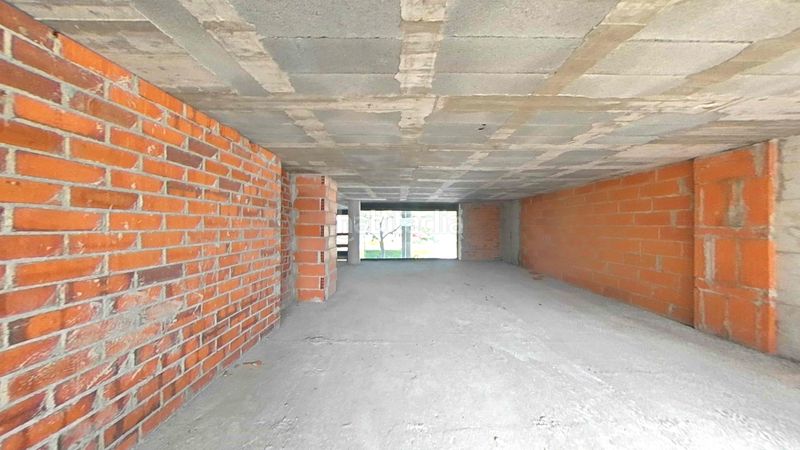 Foto f166f7e8-c543-4a6e-a2d9-00db3a261bde. Local comercial a anselm clave a Mercat-Mas Moixa Blanes
