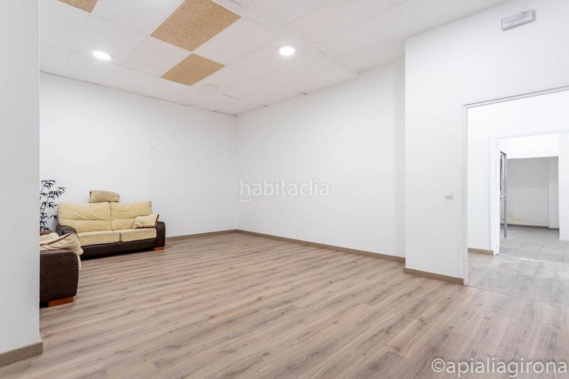 Foto 2ef9f5a1-e7c2-4899-ae3e-0c0df1367a50. Local comercial a Palau Girona