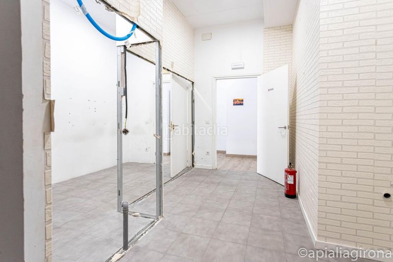 Foto 6c13bac3-7090-41ea-8186-29464ac02e95. Local comercial a Palau Girona