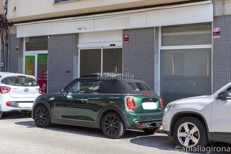 Foto b0a62e55-aa86-4739-8c0d-f9be8a7894fd. Local comercial a Palau Girona
