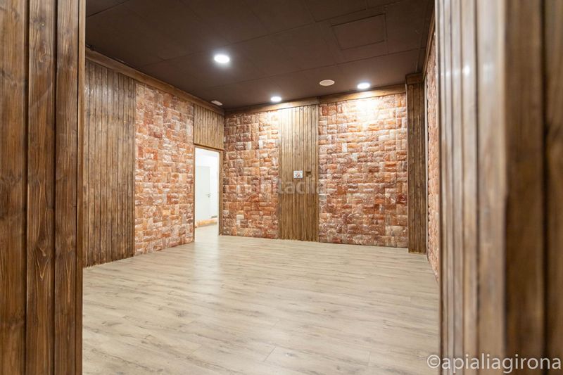 Foto faba324e-3e3d-4991-bde4-81faa9aa1f86. Local comercial a Palau Girona