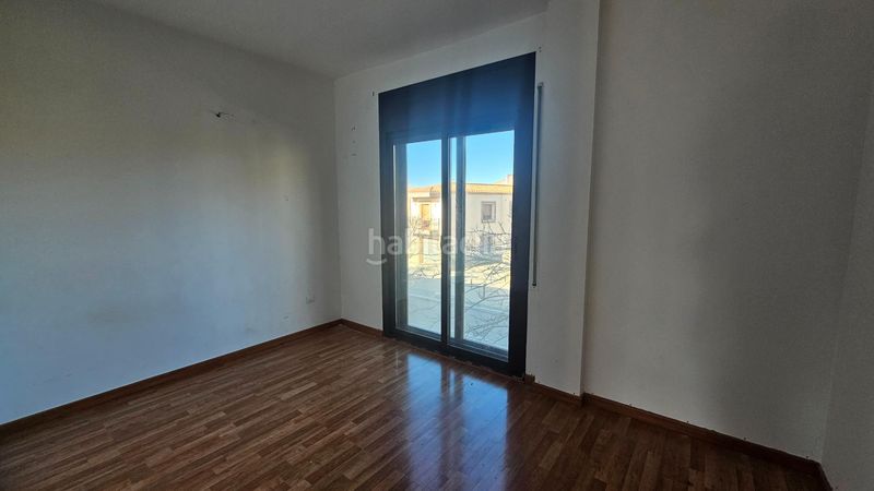 Foto f43a6f18-bff0-4685-a2d0-ac36f6deb511. Casa adossada amb aparcament a Vilajuïga