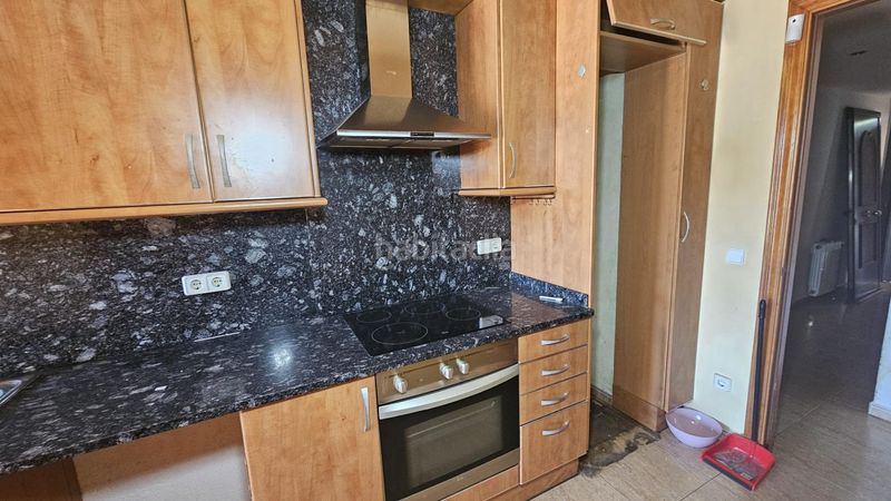 Foto 1816f87c-4e66-4dfb-b155-38ab5ac2eb3e. Casa adossada amb aparcament piscina a Bescanó