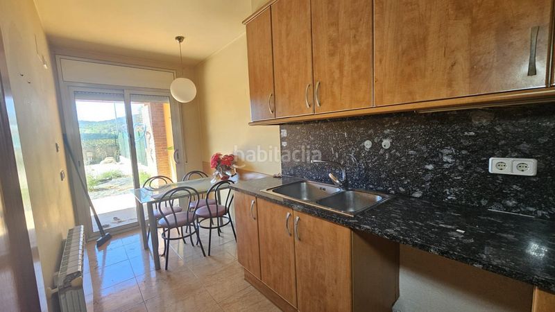 Foto 1c342b84-4d86-4121-852c-8c87340a7eec. Casa adossada amb aparcament piscina a Bescanó