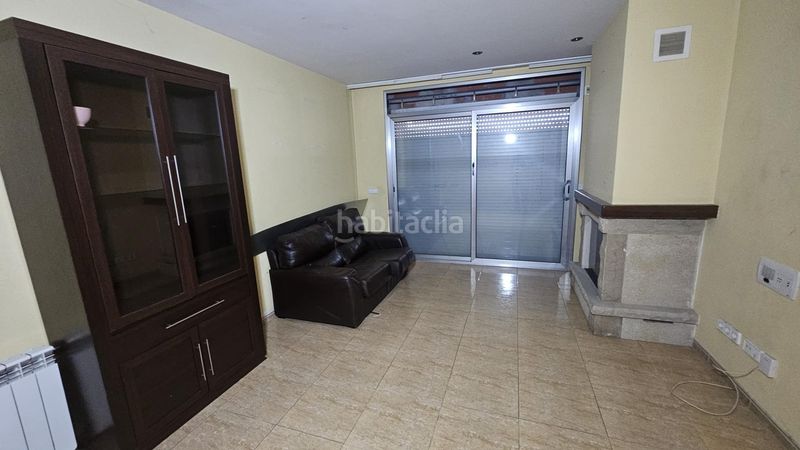 Foto 3e80a8e8-a7bc-47b6-980f-a0fb79cd1129. Casa adossada amb aparcament piscina a Bescanó