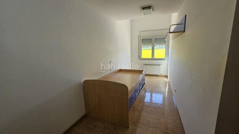 Foto 4cc99968-e869-42a0-9a55-efe2a0fa32a8. Casa adossada amb aparcament piscina a Bescanó