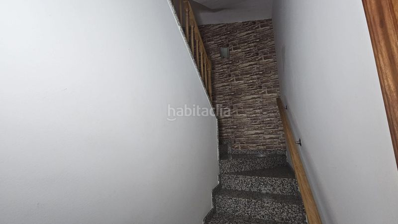 Foto 86f4d9e8-ce44-49fc-8866-716e03f8e40d. Casa adossada amb aparcament piscina a Bescanó