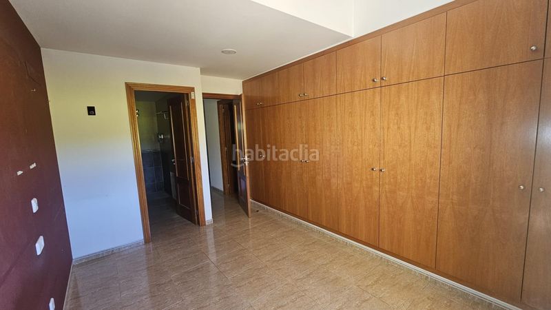 Foto 9144b7ad-9299-4779-9b59-3b07d50892a8. Casa adossada amb aparcament piscina a Bescanó