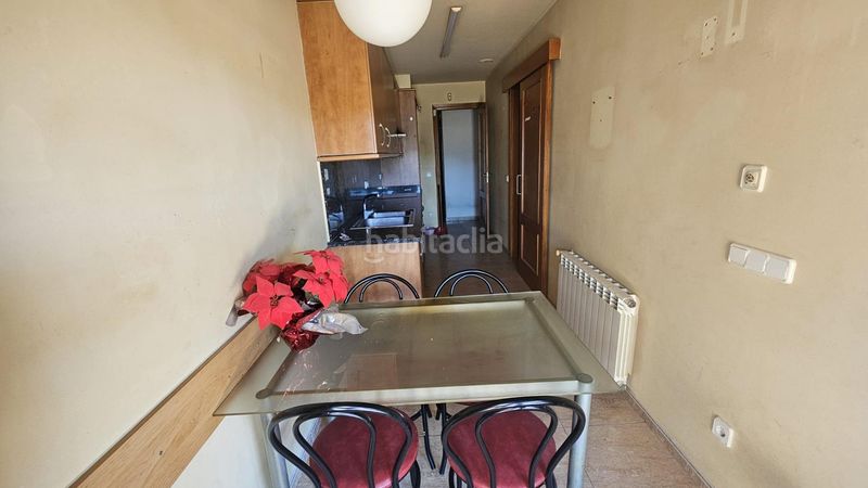 Foto b70b3695-d2b6-4f00-a13e-70734410a3da. Casa adossada amb aparcament piscina a Bescanó