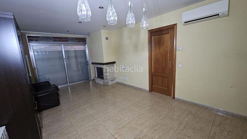 Foto e15c24e1-f567-42cb-a3ed-75be519ce14e. Casa adossada amb aparcament piscina a Bescanó