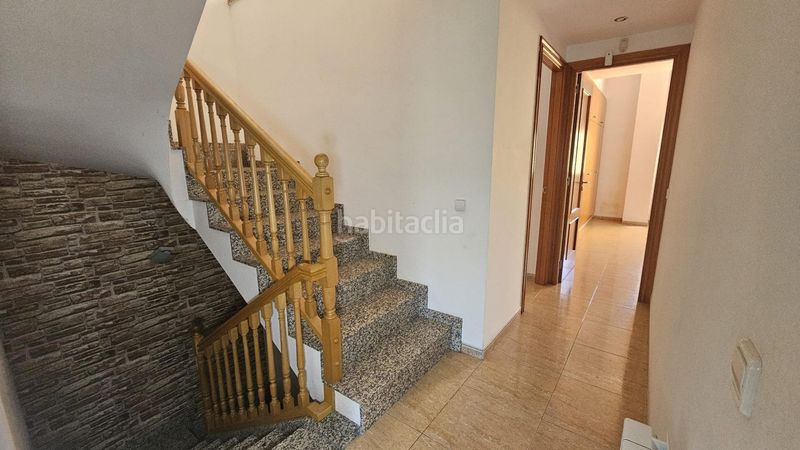 Foto e3af407f-cc70-4971-ad8f-ce726aec87f5. Casa adossada amb aparcament piscina a Bescanó