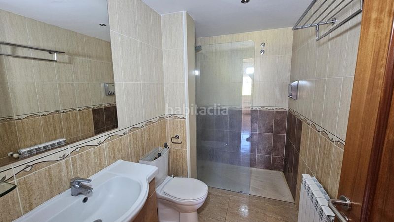 Foto ea89ae47-4b71-499a-b782-095e445fba21. Casa adossada amb aparcament piscina a Bescanó