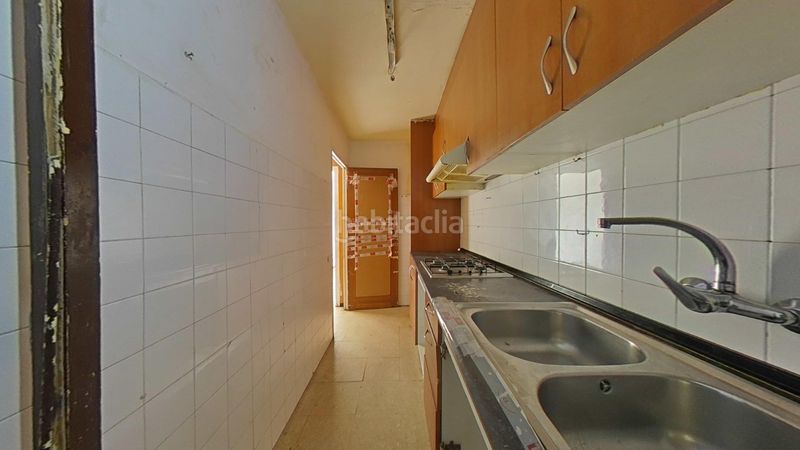 Foto 6d421083-fc24-4d67-8495-d5a89d360fe4. Apartament a Centre Salt