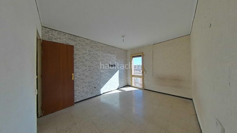 Foto bc7af866-ecfb-4905-8aa0-e97f7632cf3b. Apartament a Centre Salt